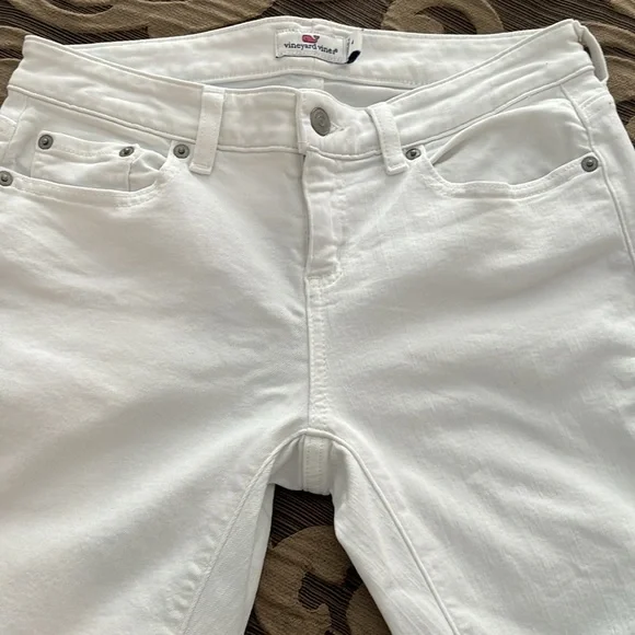 Vineyard vines white jeans! - Picture 1 of 8